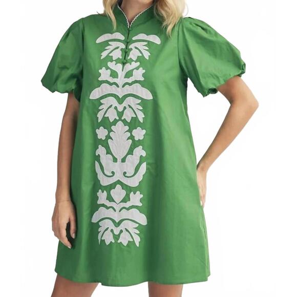 JODIFL Dresses & Skirts - NEW JODIFL emerald isle embroidered shift dress in kelly green